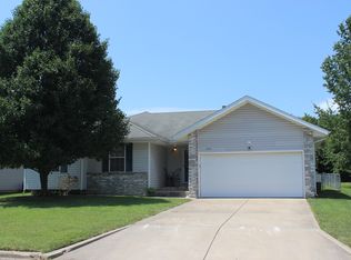 4221 Somerset Dr, Battlefield, MO 65619