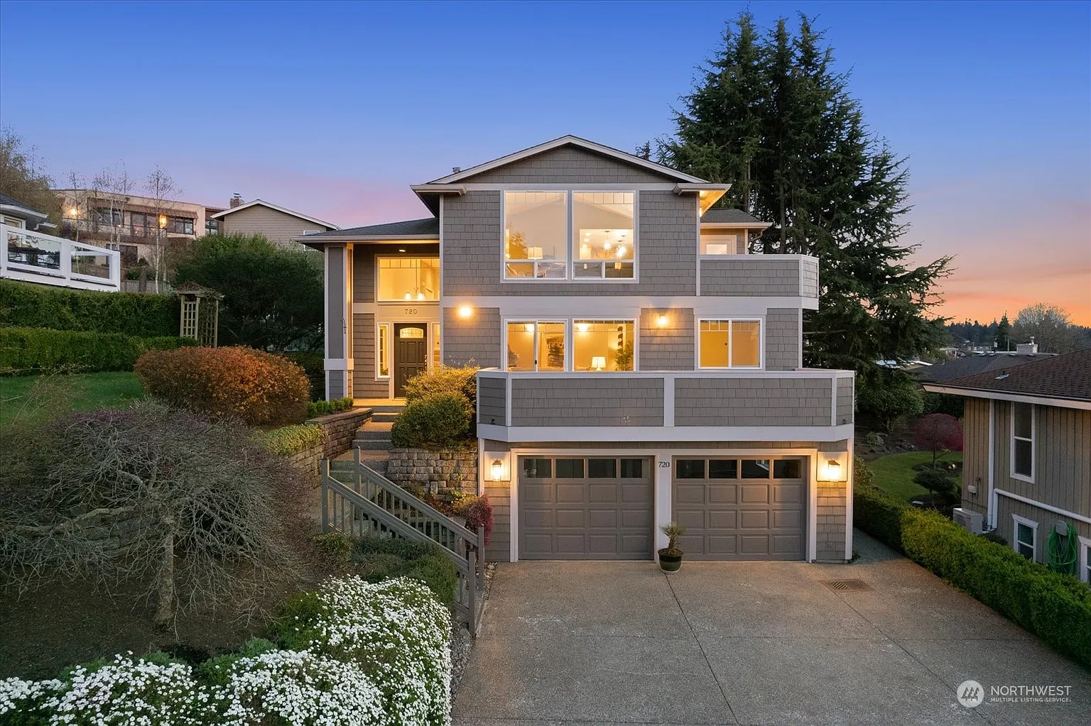 720 Maple Street photo 1