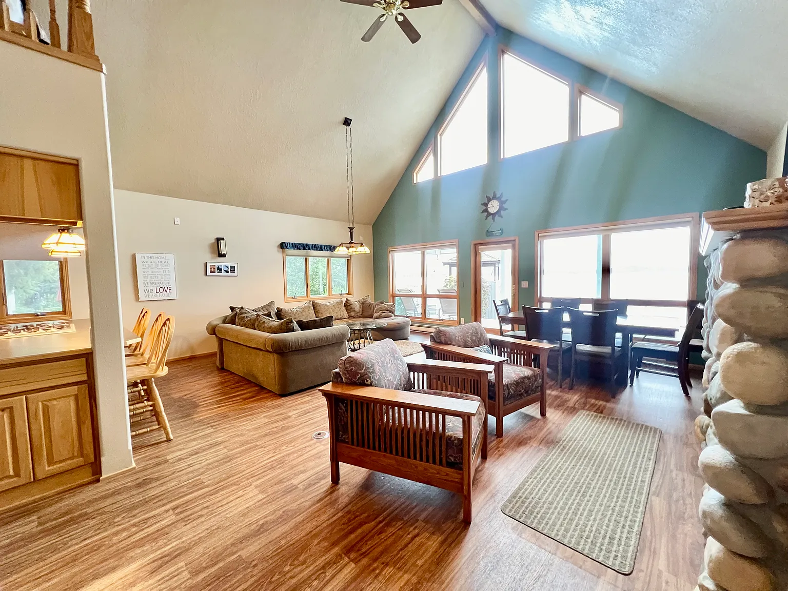 3 bed, 1100 sqft, $1,850 — Photo 2