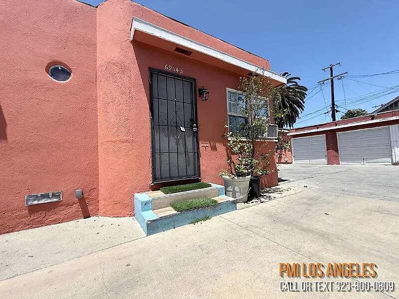 Studio, 1.0 bath, 700 sqft, $1,475 — Photo 2