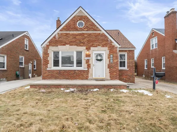 15352 Collinson Ave, Eastpointe, MI 48021