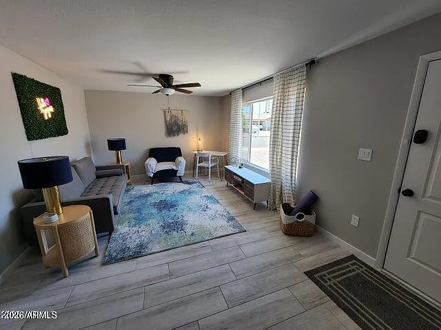3 bed, 2.0 bath, 1308 sqft, $2,400 — Photo 3