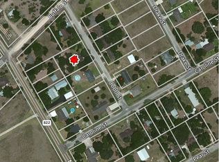 1207 Cobb St, Edna, TX 77957