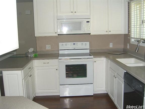 4th image of 2590 E Canal Dr