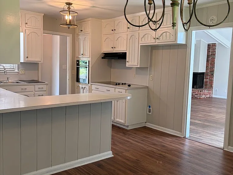 933 Garrett Dr — Photo 14
