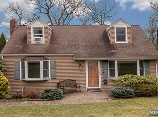 256 Spruce St, Midland Park, NJ 07432