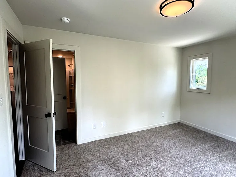 2504 Freeman Rd SW — Photo 16