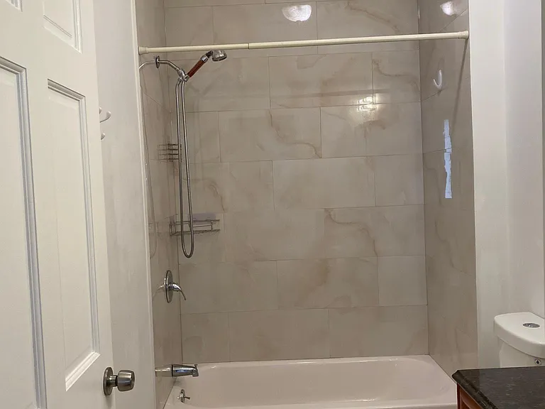 1028 Wood St #3F — Photo 10