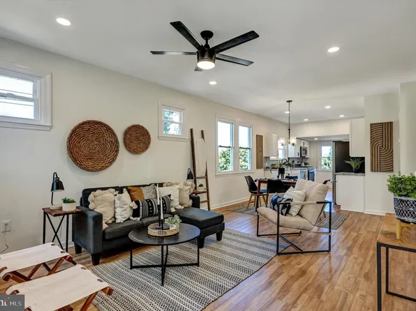 4800 Pleasant View Ave, Baltimore, MD 21206