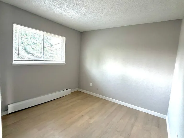 Westwind Apartments — Photo 29