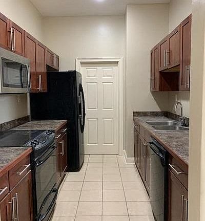 3rd image of 617 High St APT F