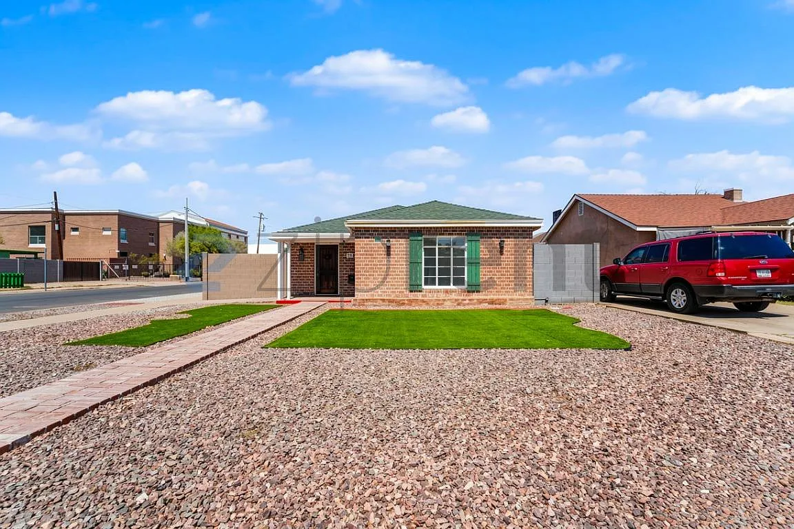 3 bed, 1495 sqft, $2,664 — Photo 2
