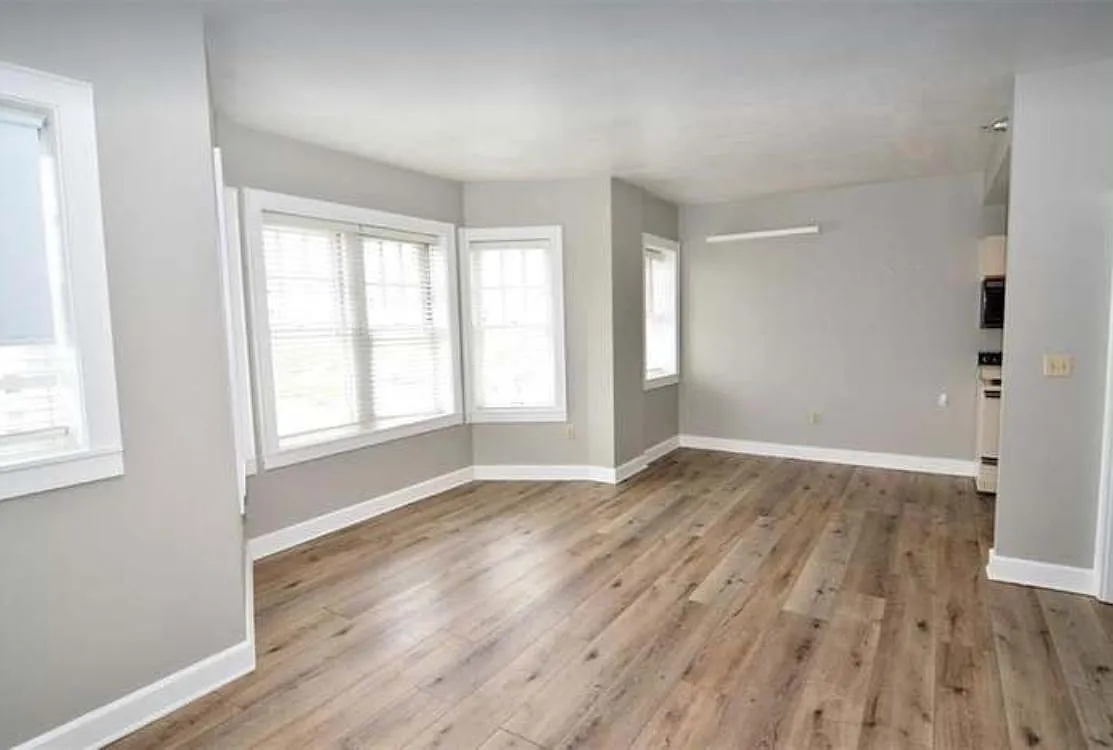 230 E 9th St — Photo 2