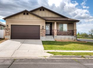 904 E Sam Cir, Clearfield, UT 84015