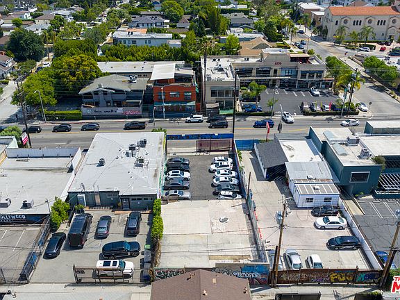 3rd image of 5725 Melrose Ave