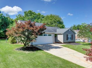 304 Laurel Tree Ln, Simpsonville, SC 29681