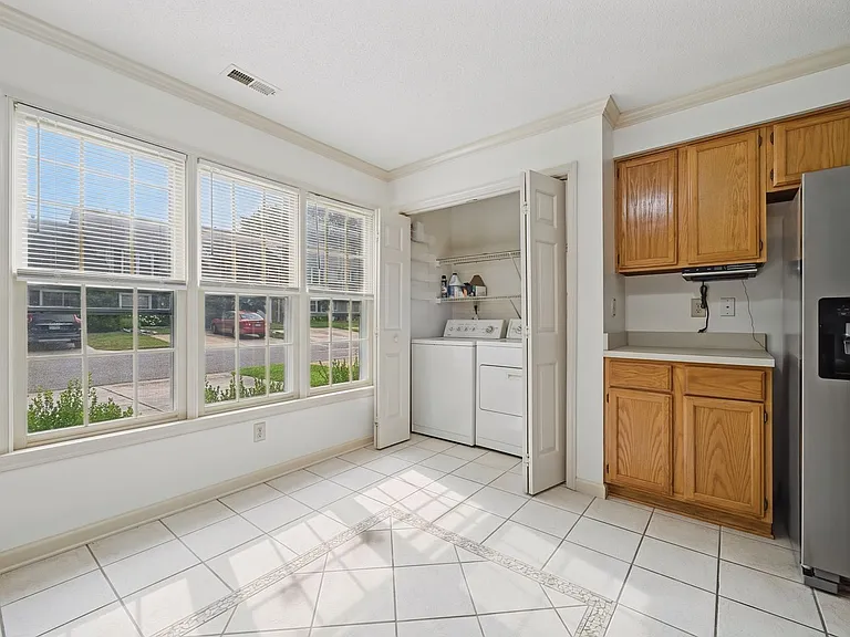 109 Larkspur Holw — Photo 12