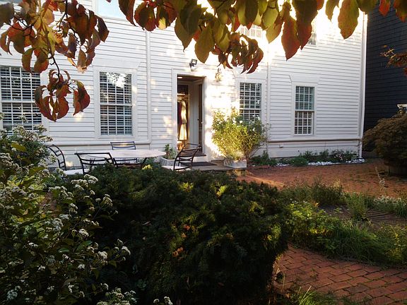 Apartment entrance + English Garden