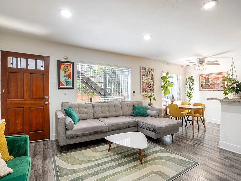 4075 Marlborough Ave — Photo 5