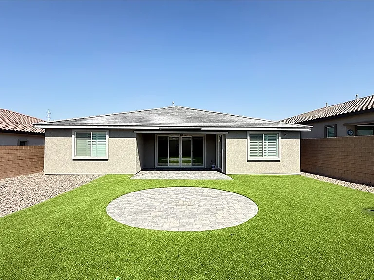 7491 Bonnie Piper St — Photo 23