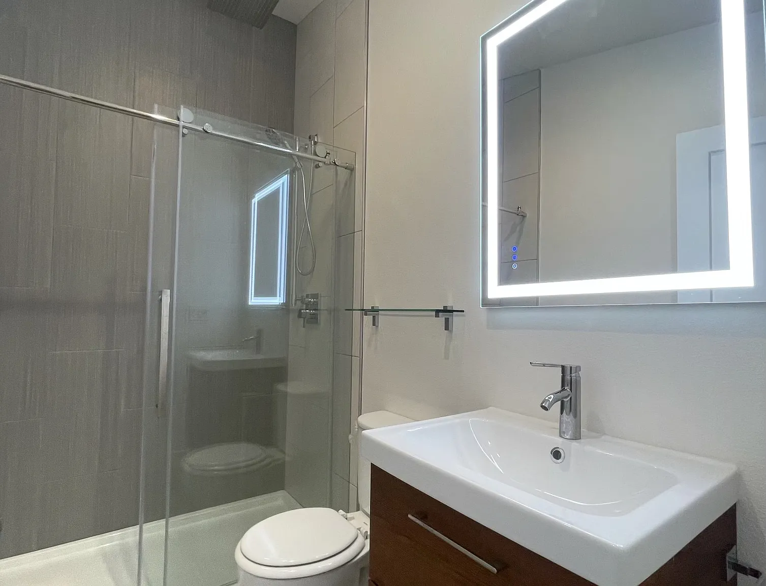 2 bed, 800 sqft, $2,400 — Photo 4