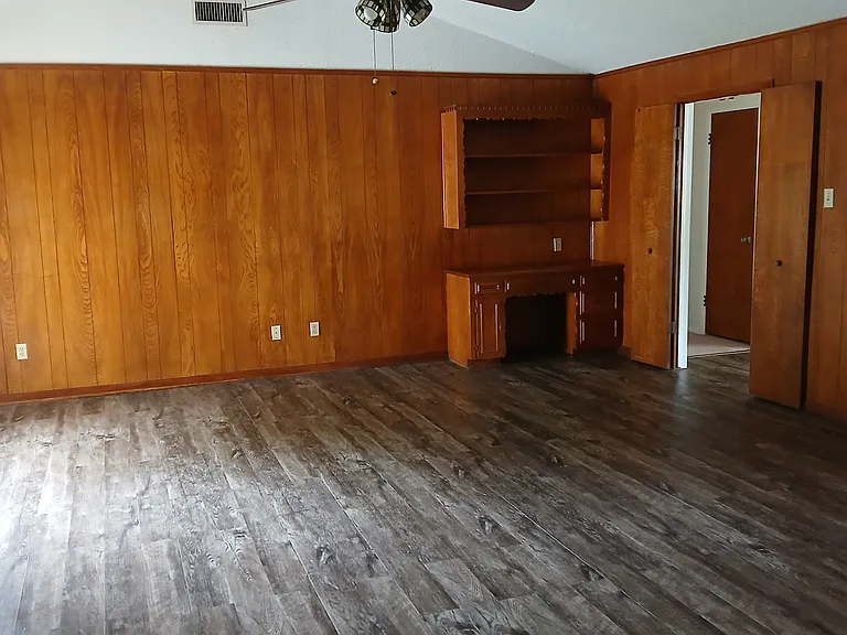 1512 Meadow Ln — Photo 7