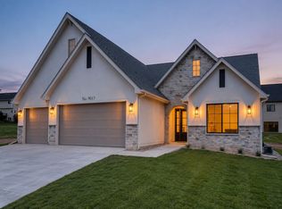 9013 Timberwood Dr, Johnston, IA 50131