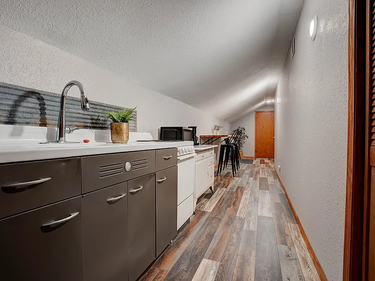 428 N Iowa Ave #3 — Photo 8