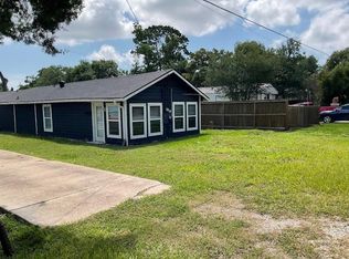 4711 3rd St, Bacliff, TX 77518