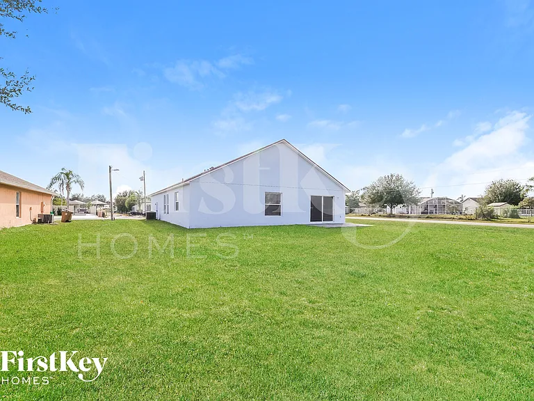 984 Alsace Dr — Photo 14