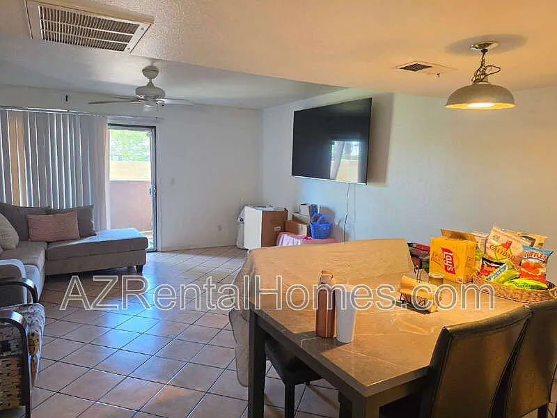 2 bed, 2.5 bath, 1056 sqft, $1,449 — Photo 2