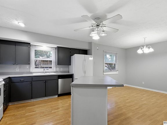 5th image of 2918 S 157th Cir