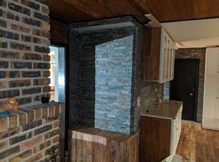 1919 Stratford Ln, Rockford, IL 61107