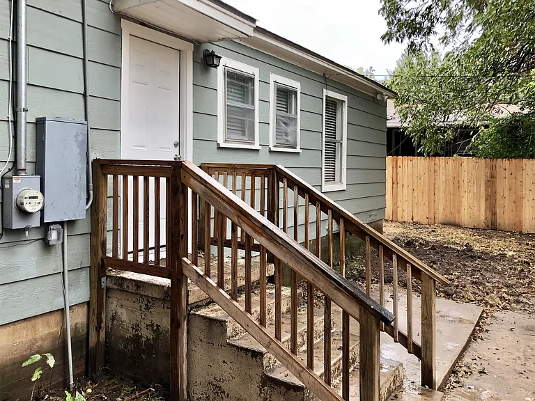2813 Mitchell Ave — Photo 14