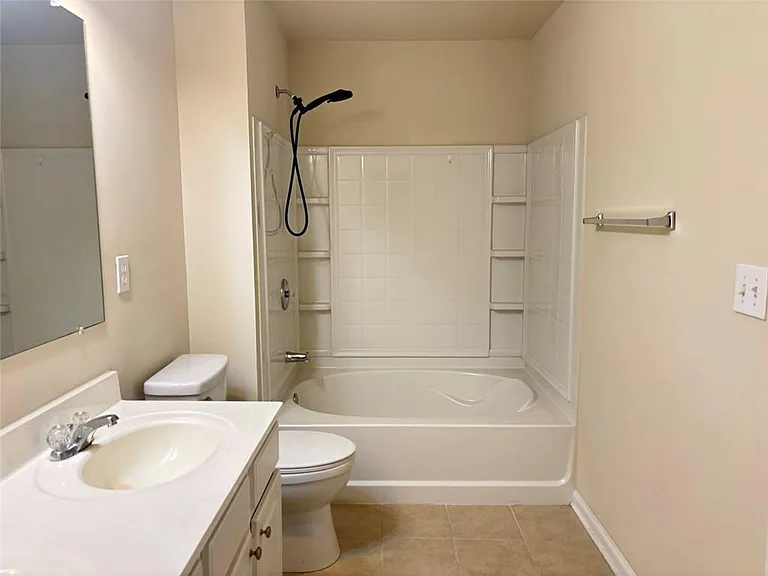 2215 Landing Walk Dr — Photo 11