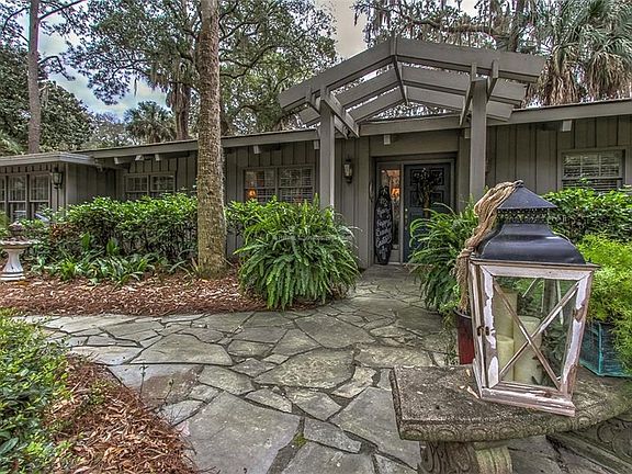 2nd image of 33 S Sea Pines Dr