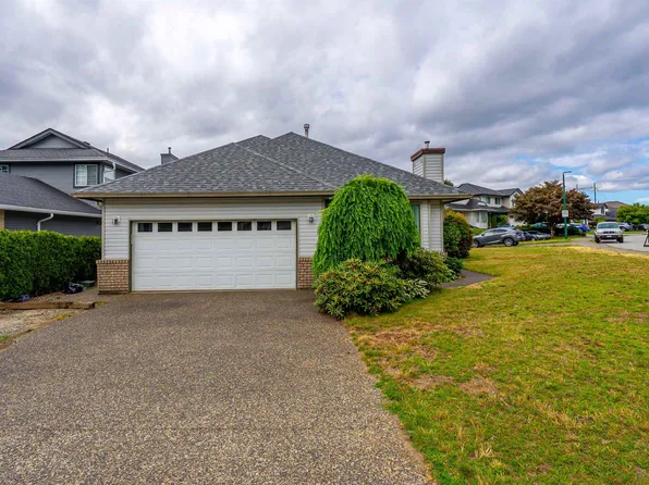 1372 Oxford St, Coquitlam, BC V3E 3G4