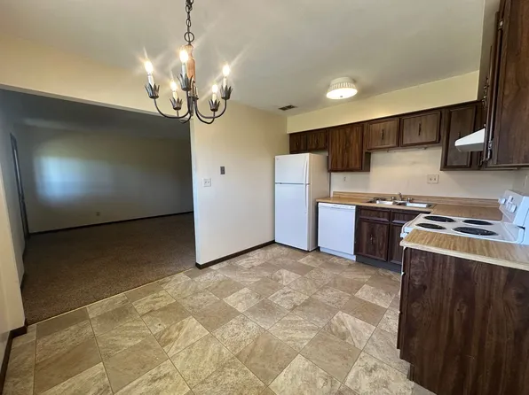 2 Bedroom/1 Bath Apartment For Rent, 1106 8th Street Ct, Silvis, IL 61282