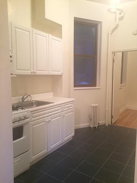 1st image of 523 Hudson St APT 1RN