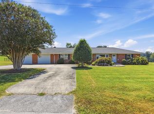 735 N Edgewood Dr, Sparta, TN 38583