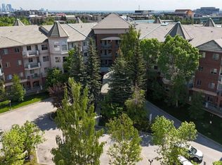 200 W Lincoln Way SW #321, Calgary, AB T3E7G7