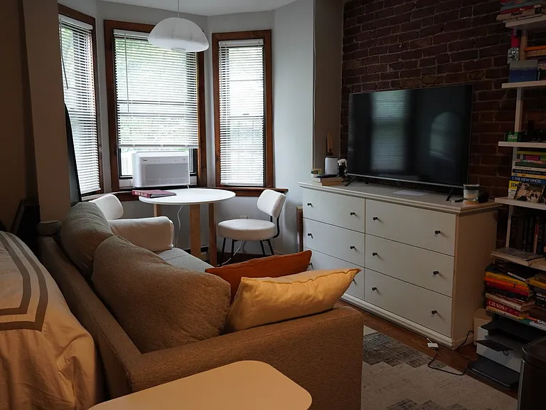 10 Wellington St — Photo 10