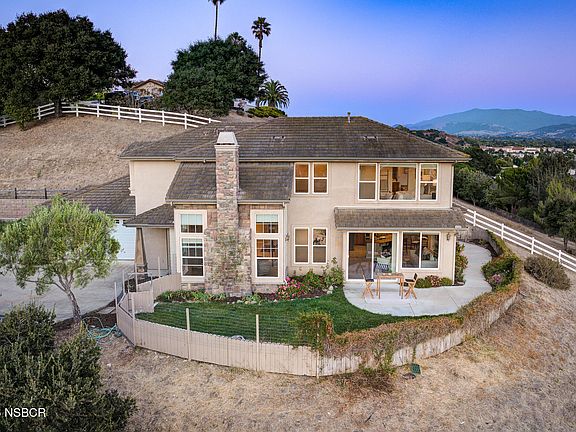 3rd image of 421 Via Corona Dr