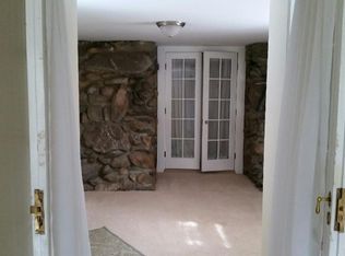 10 Hamilton Hill Rd, Glocester, RI 02814