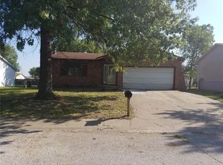 1999 Maple Tree Ln, Cahokia, IL 62206