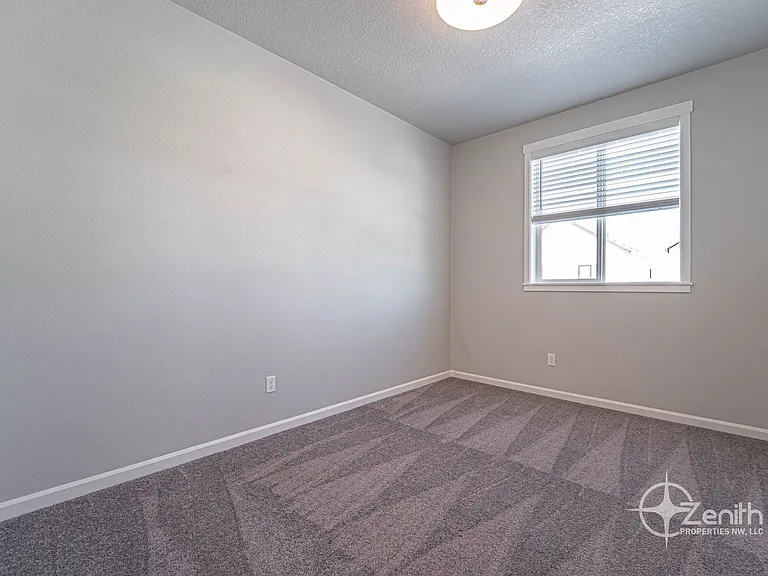 16334 NE 20th St — Photo 20