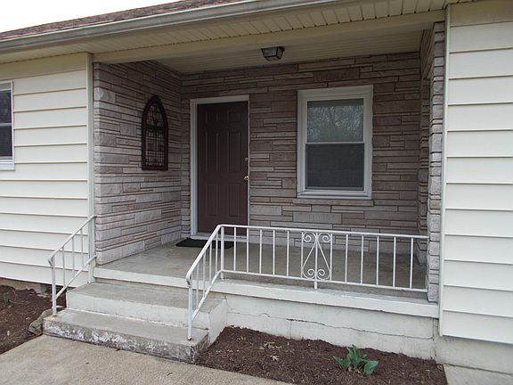 2nd image of 3804 NE Essary Dr