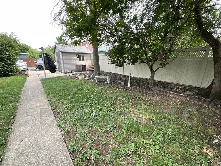 58 E Stevens St #2E — Photo 9
