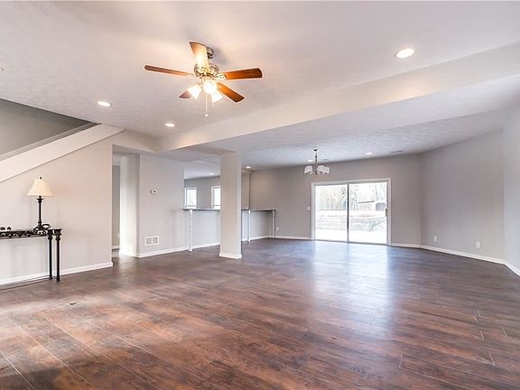 3rd image of 10931 North St