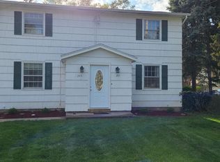 247 Fetzner Rd, Rochester, NY 14626